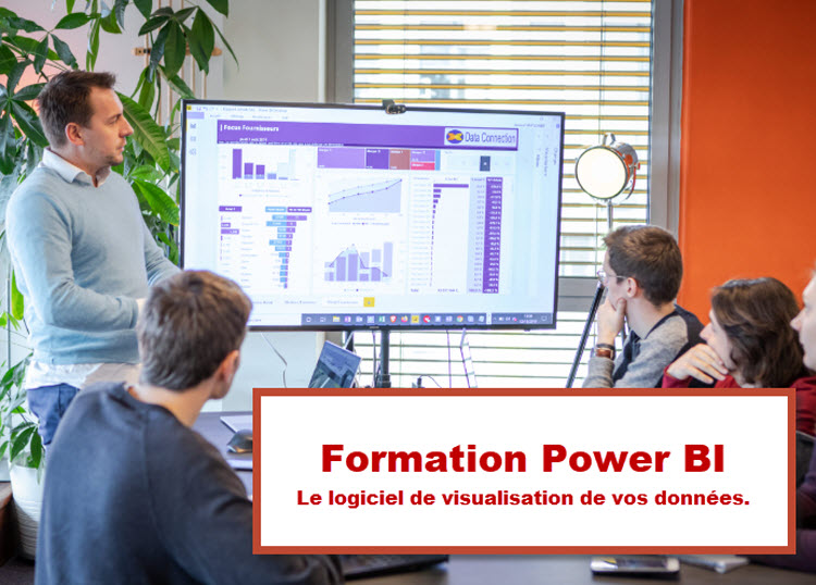 Présentation d’une formation Power BI avec un formateur expliquant un tableau de bord de visualisation de données – Formation à Bruxelles, Belgique.