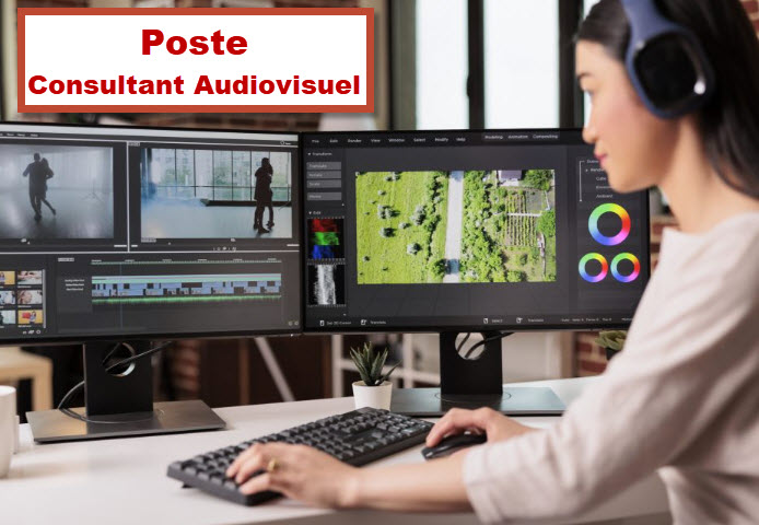 Une consultante audiovisuelle travaillant sur deux écrans de montage vidéo, illustrant un poste de Consultant Audiovisuel à Bruxelles proposé par Training Brussels.